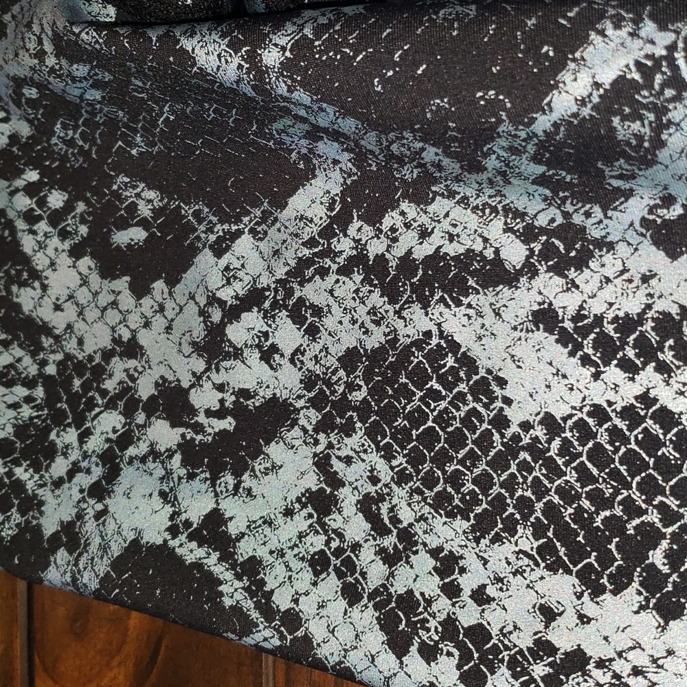 Carbon38 Snake Holographic Leggings - image 5